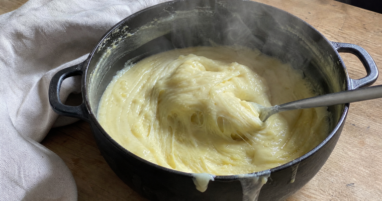 Aligot : comment la pomme de terre a remplacé le pain des moines de l&rsquo;Aubrac